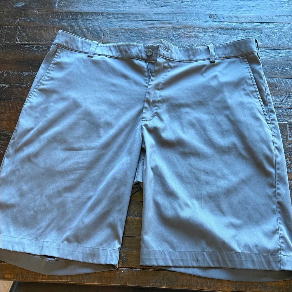 Nike golf dry-fit Men's Gray Flat Front Shorts